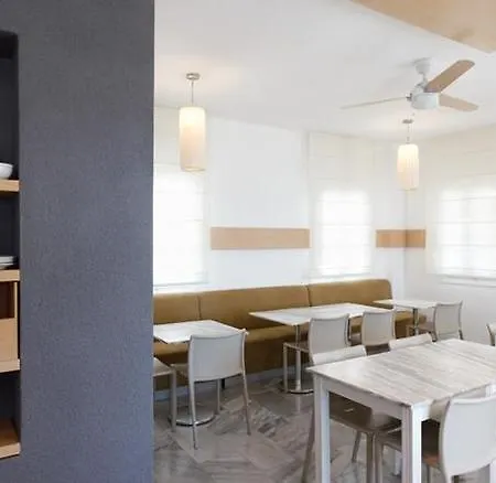 Hide Out 4* مِلوبوتاس