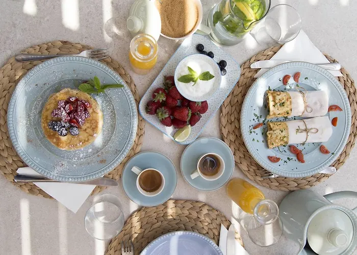 Апарт-отель Hide Out Милопотас