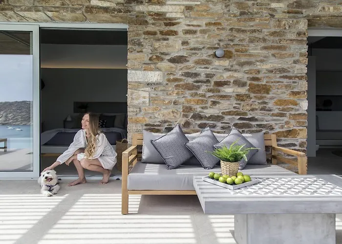 Hide Out Милопотас