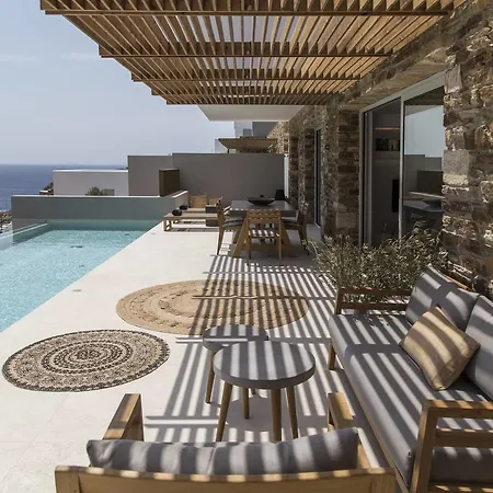 Ξενοδοχείο με διαμερίσματα Hide Out 4*