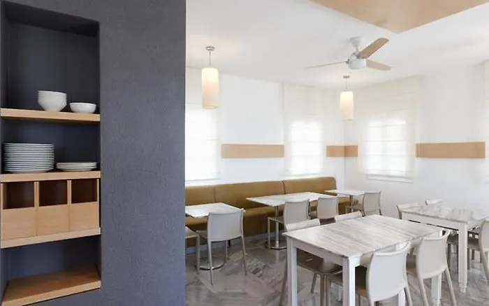 Hide Out 4* Mylopotas