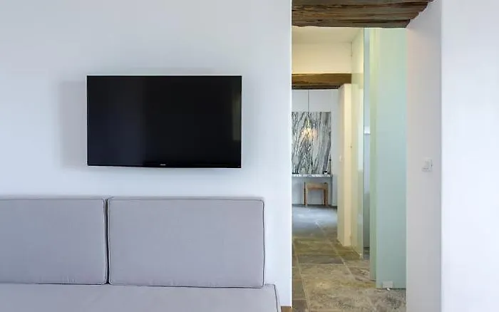 Aparthotel Hide Out 4*