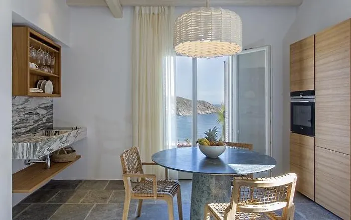 Hide Out Aparthotel 4*