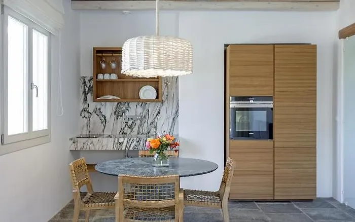 Hide Out 4* Μυλοπότας