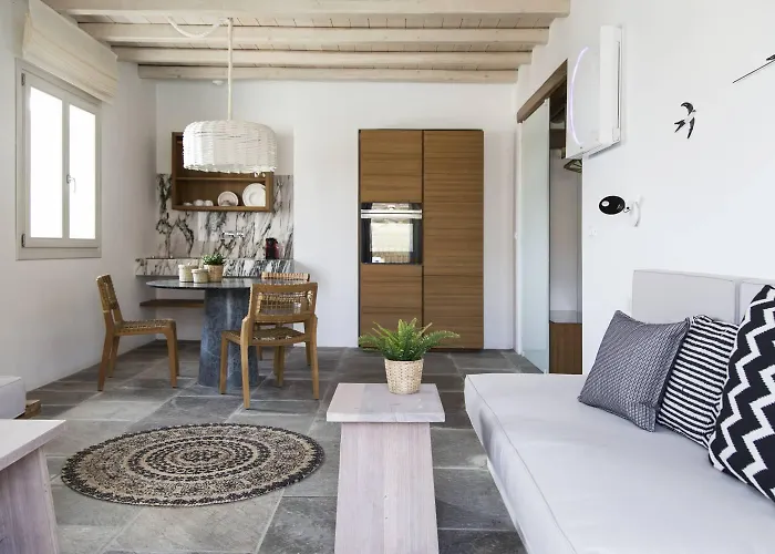 Hide Out 4* Mylopotas